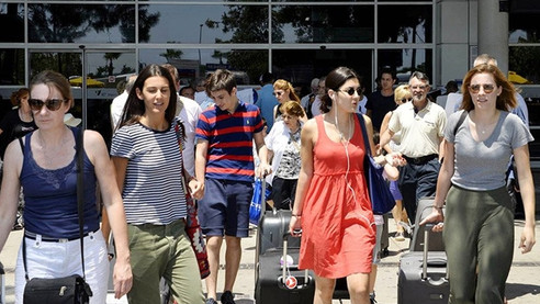 "Antalya'da yabancı turiste yer kalmayabilir"