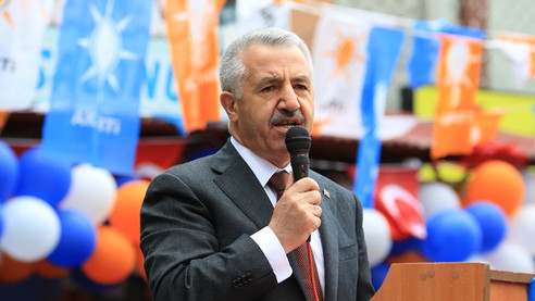 "Gel de 15 yılda yapılan yolları, havalimanlarını ve fabrikaları gör"