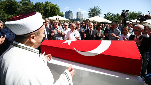 Şarık Tara son yolculuğuna uğurlandı