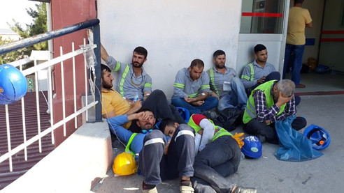 300 işçi gıdadan zehirlendi