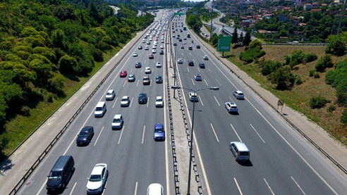Dönüş yolundaki sürücülere "son 30-40 kilometre" uyarısı