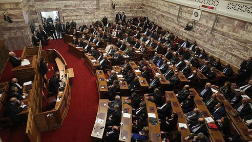 Yunanistan, isim anlaşmasını onayladı