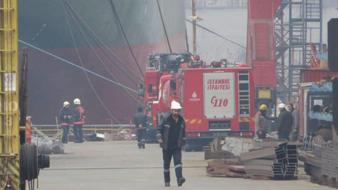 Tuzla tersaneler bölgesinde gemi yangını: 2 ölü, 11 yaralı