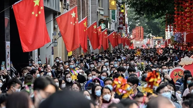 Yolsuzlukla su�lanan �inli bankac�ya idam cezas�