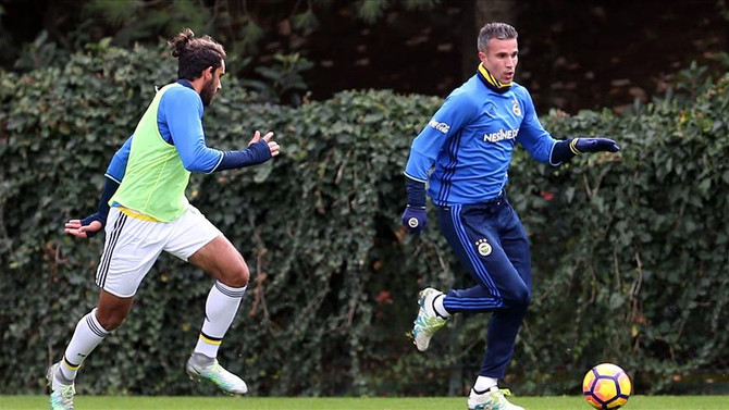 Van Persie Hollanda'ya gitti