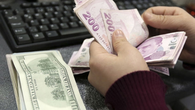 Dolar, iki hafta üst üste geriledi
