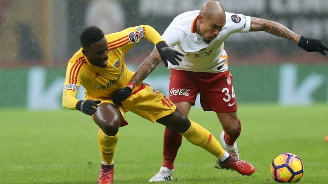 Galatasaray fırsatı kaçırdı