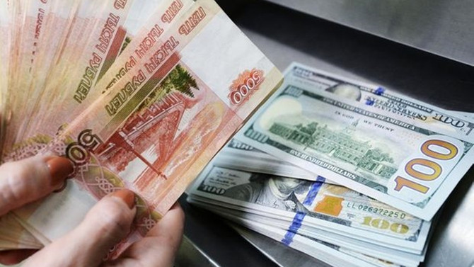 Rus rublesi güçlenmeye devam ediyor