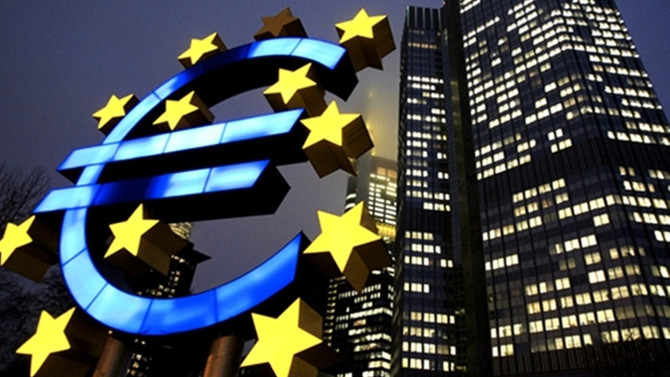 Euro Bölgesi'nde dış ticaret fazlası arttı