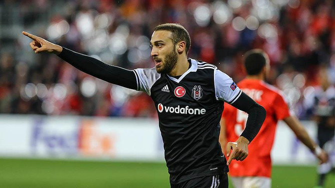 Cenk Tosun Ibrahimovic'e rakip oldu