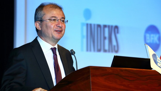 Üniversiteliler finansal hayata adım atıyor