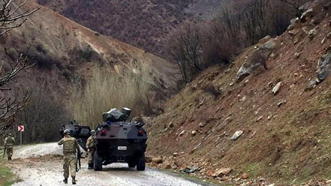 Hakkari'de iki asker şehit oldu