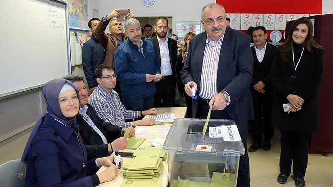Türkeş: Milletin kararına tabi olacağız