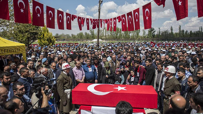 Şehit Uzman Çavuş Düver son yolculuğuna uğurlandı