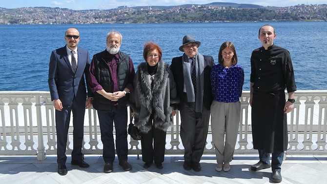 Boğaziçi'nde bir bahar öğle vakti…