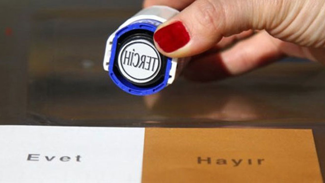 CHP, referandum iptali için YSK'ya başvurdu