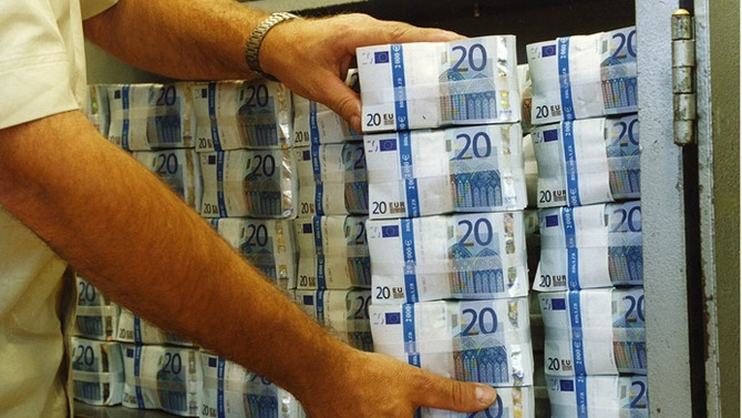 Yunanistan bütçesi 2016'da fazla verdi