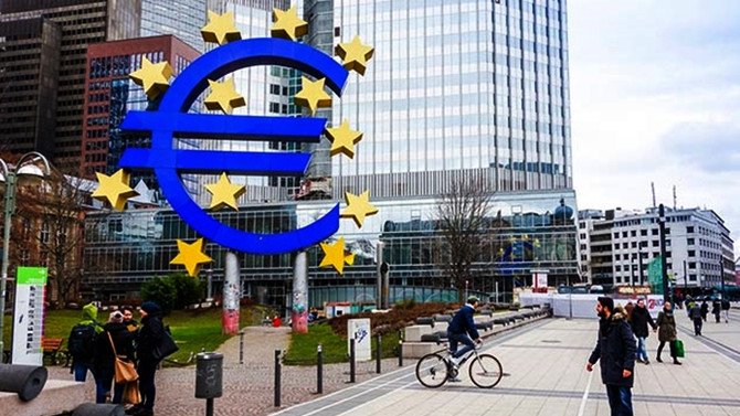 Euro Bölgesi sanayi üretimi beklentilerin üzerinde gerçekleşti