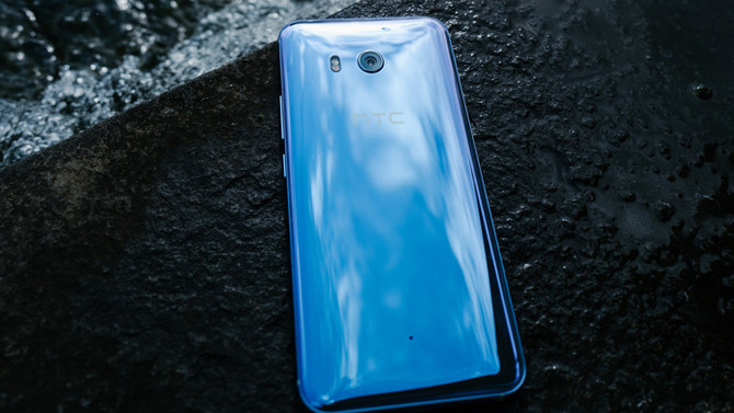 HTC’nin merakla beklenen telefonu U11 Türkiye’de