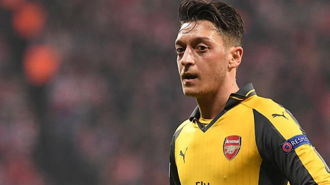 Arsenal'de kalmak istiyor