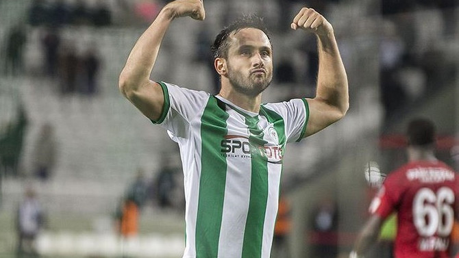 Atiker Konyasporlu Vukovic Olympiakos'ta