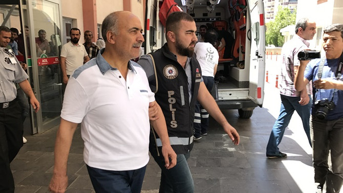 Eski Batman Üniversitesi rektörü tutuklandı