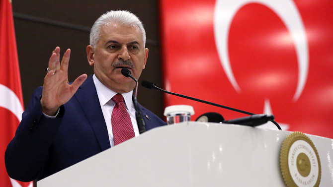'Alnında hain yazanın, göğsünde kahraman yazsa neye yarar'