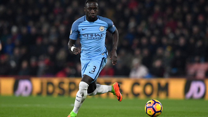 Bursaspor'un gözü kulağı Bacary Sagna'da