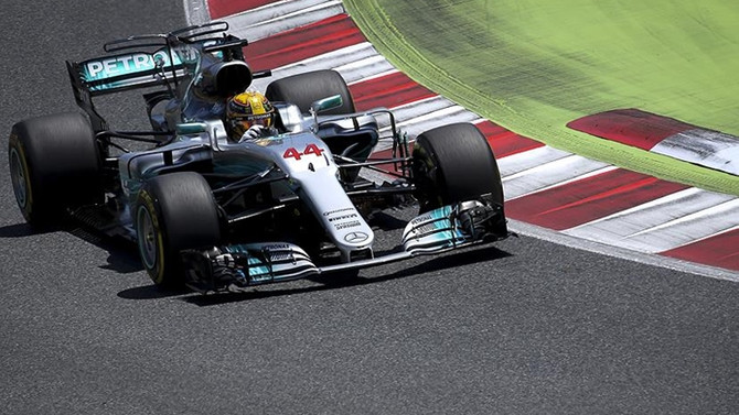 Büyük Britanya'da pole pozisyonu Hamilton'ın
