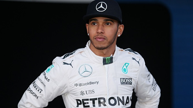 Hamilton evinde kazandı