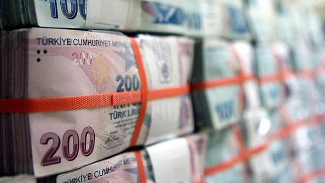 Hazine 2,4 milyar lira borçlandı
