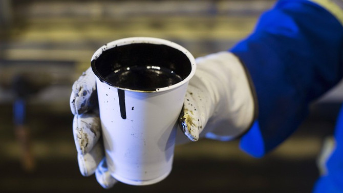 Petrol 'düşük talep' ile 50 doların altında