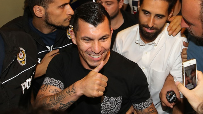 Gary Medel, İstanbul'da