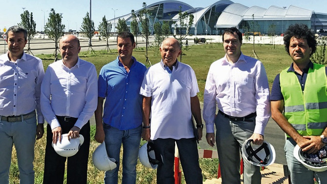Limak, yeni işlerle 1 milyar dolara koşuyor!