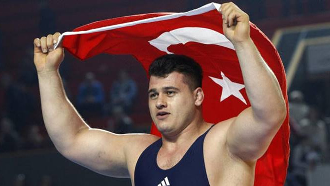 Rıza Kayaalp dünya şampiyonu oldu