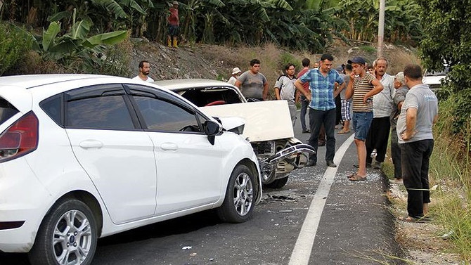 Alanya'da trafik kazası: 12 yaralı