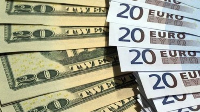 Dolar dar bantta kaldı