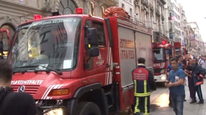 İstiklal'de yangın paniği