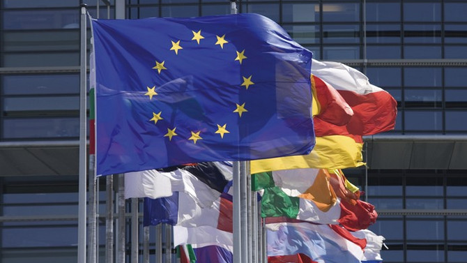AB'nin Google ve Facebook'tan vergi kaybı 5.4 milyar euro