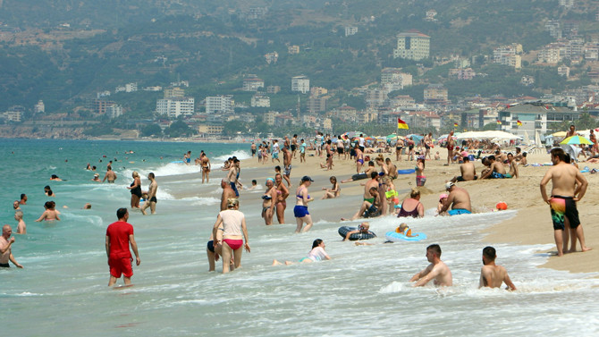 Antalya'ya gelen yabancı turist yüzde 73 arttı