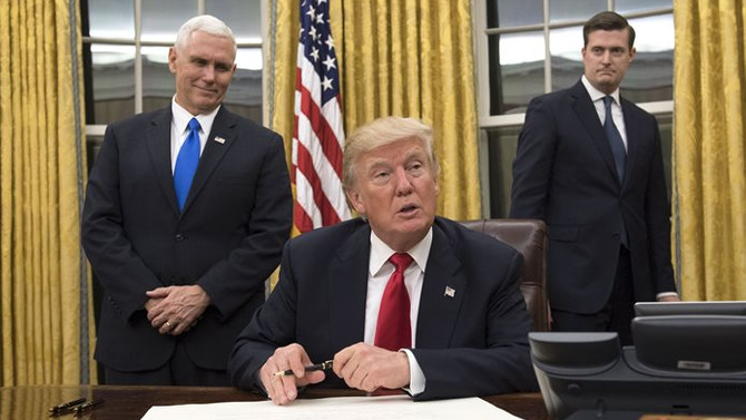 Trump'tan Obamacare'i zayıflatacak yeni adım