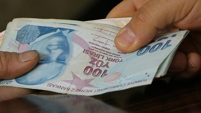 Emeklilere toplam 2,5 milyar lira ikramiye