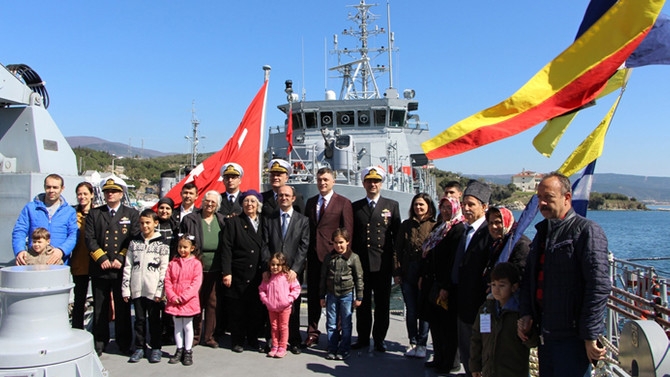 Askeri gemiler ziyarete açıldı