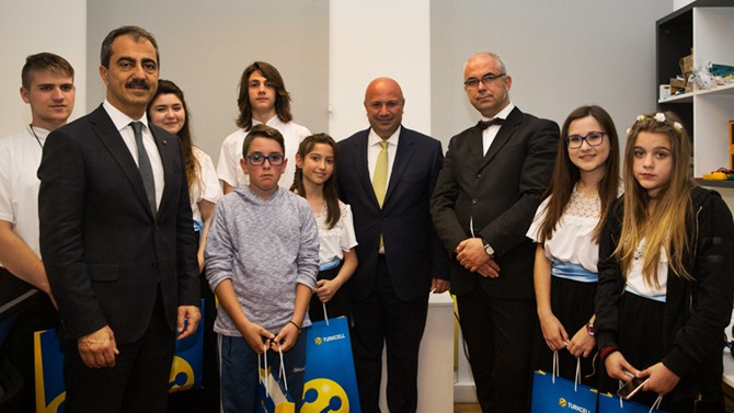 Turkcell'den Gökçeada'da eğitim desteği