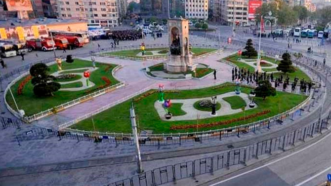 Taksim'de bomba paniği