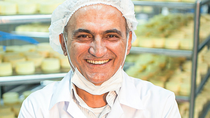Peynirde ‘burgu’yla fark yarattı sırada mürekkep makinesi var!