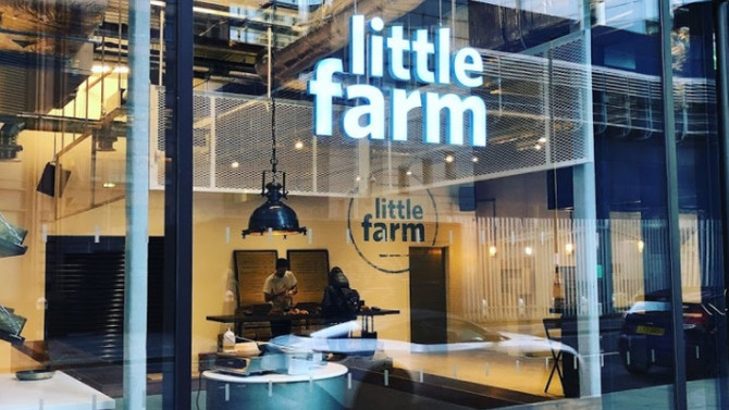 Efsane bankacı, restorana yatırım yaptı