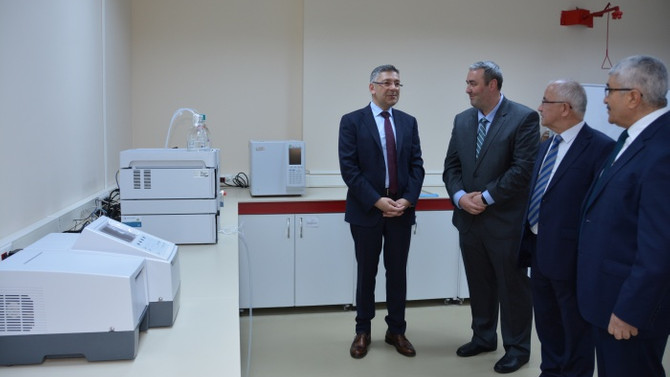 Balıkesir Üniversitesi'ne bitkisel yağ laboratuvarı