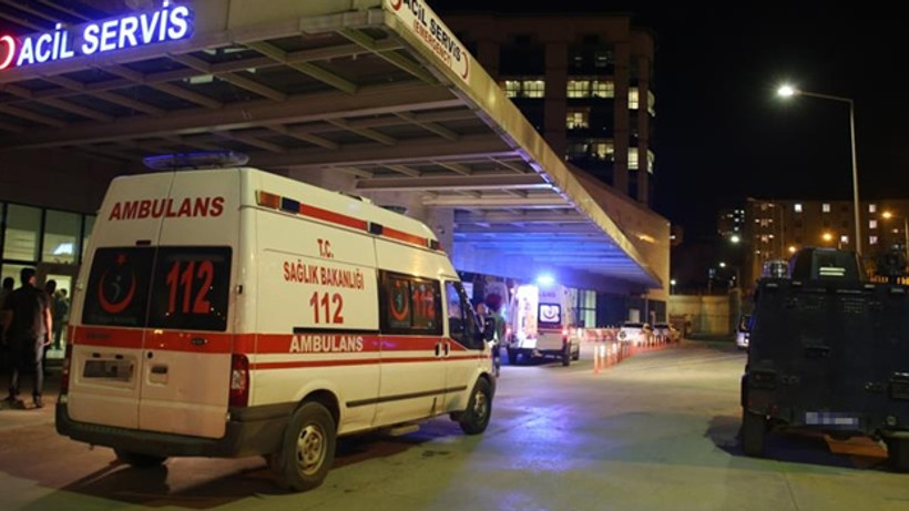 Polise bombalı saldırı: 3 yaralı