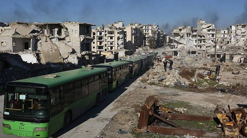 Halep'te araçlar yeniden hareket etti